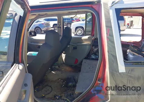 1998 Ford Explorer Eddie Bauer/Limited/Xlt from USA, damaged, VIN 1FMZU32P1WZC19718